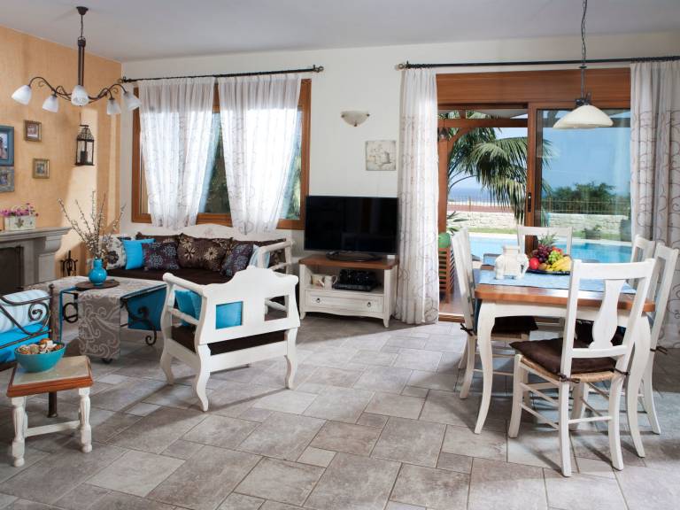 Fully equipped wonderful vacation home with grill, private pool & terrace | Pet-friendly — photo 4