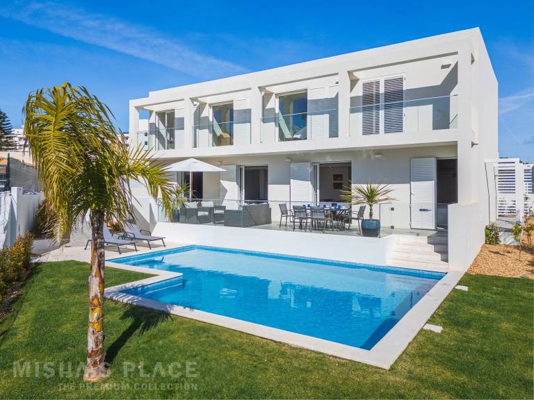 Fully equipped pleasant villa with private pool, garden & terrace | Suitable for remote work | Pet-friendly in Albufeira