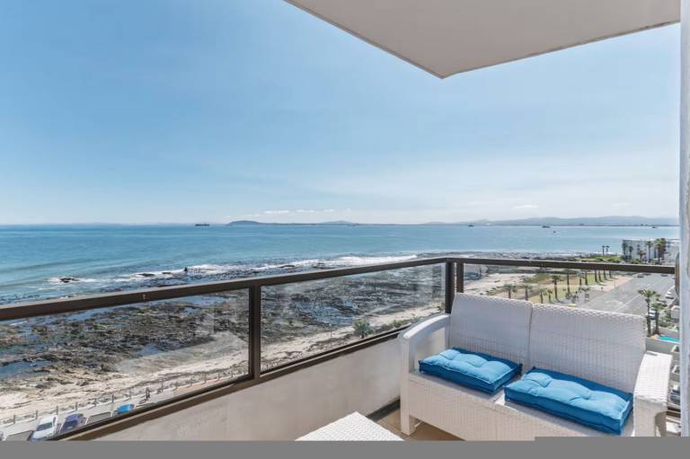 Secure One Bed Uninterrupted Ocean Views