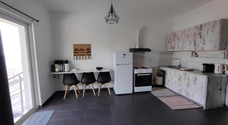 Vacation home with patio | Close to the beach | Dogs allowed — photo 3