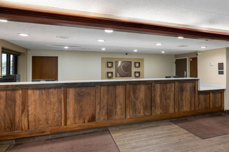 Comfort Inn & Suites Indianapolis Northwest - College Park — photo 4