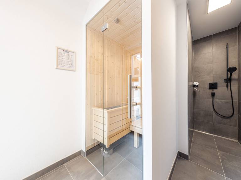 Vacation home with patio & sauna — photo 4