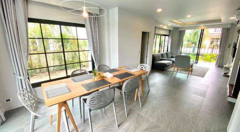 Holiday apartment with private pool, terrace & garden — photo 4