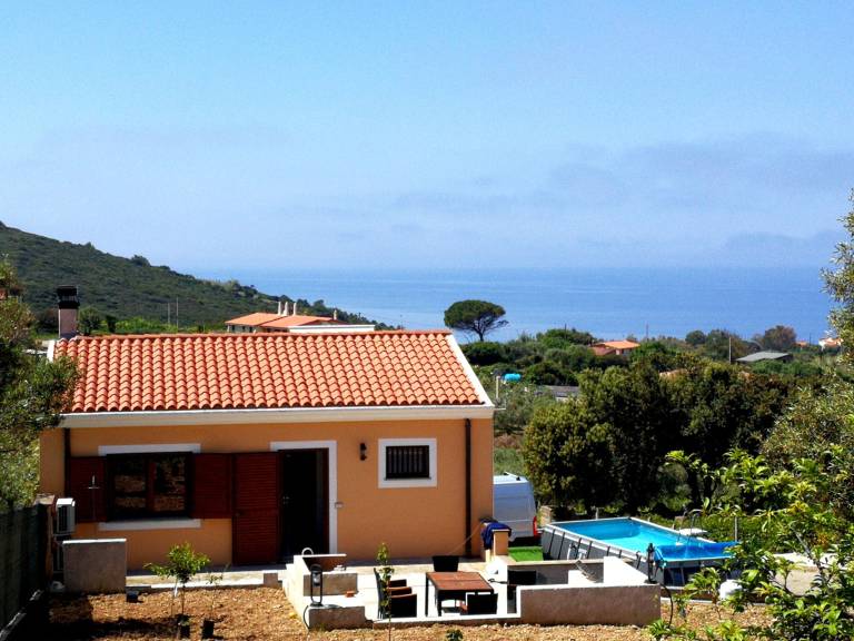 Fully equipped lovely vacation home with terrace & yard | Dogs allowed in Oristano