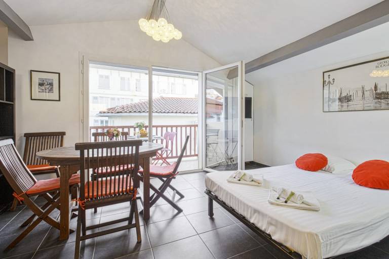 Family-oriented charming studio with terrace | Beach nearby | Perfect for remote work | Pets are welcome — photo 4