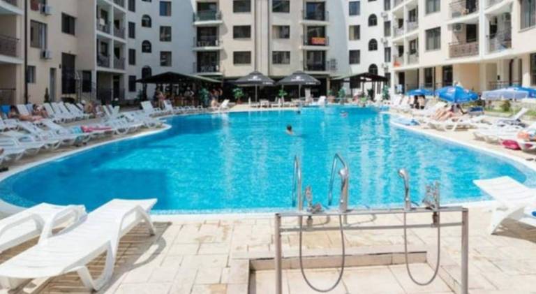 Holiday apartment with pool — photo 2