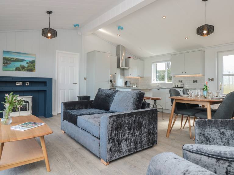 Fully equipped lovely cottage with yard | Pets are welcome — photo 5