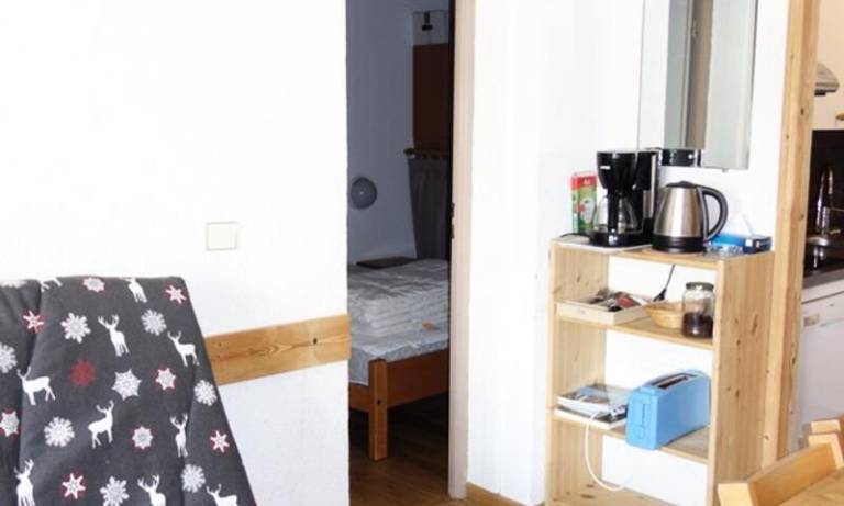 230m from shops, 5th floor, balcony, tv, ski locker, 35m², Alpe d'Huez — photo 4