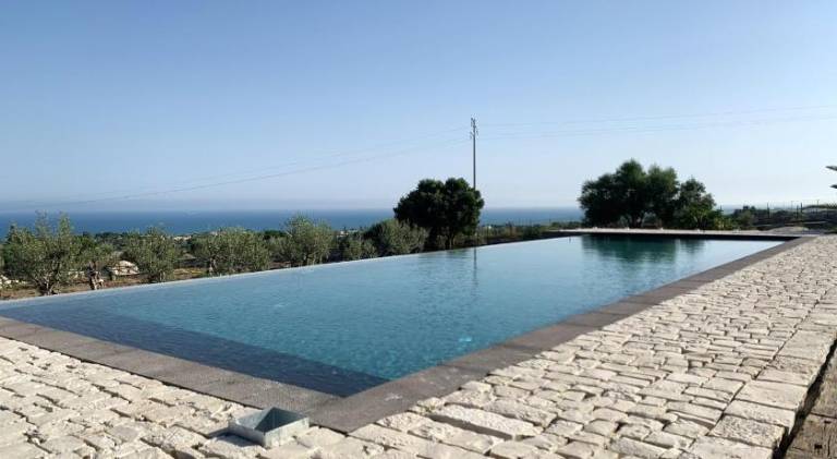 Fully equipped villa with barbeque, pool & terrace | Pets allowed in Pozzallo