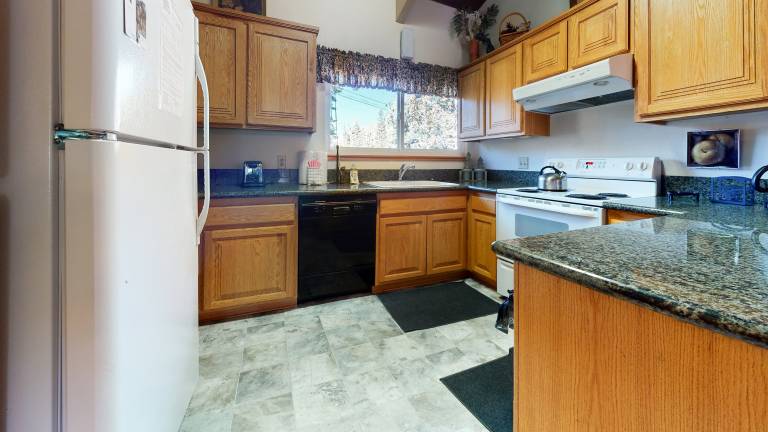 Condo with jacuzzi, heated pool & sauna | Next to the ski | Pets allowed — photo 3