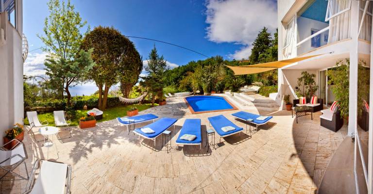 Villa with garden, BBQ & private pool — photo 4