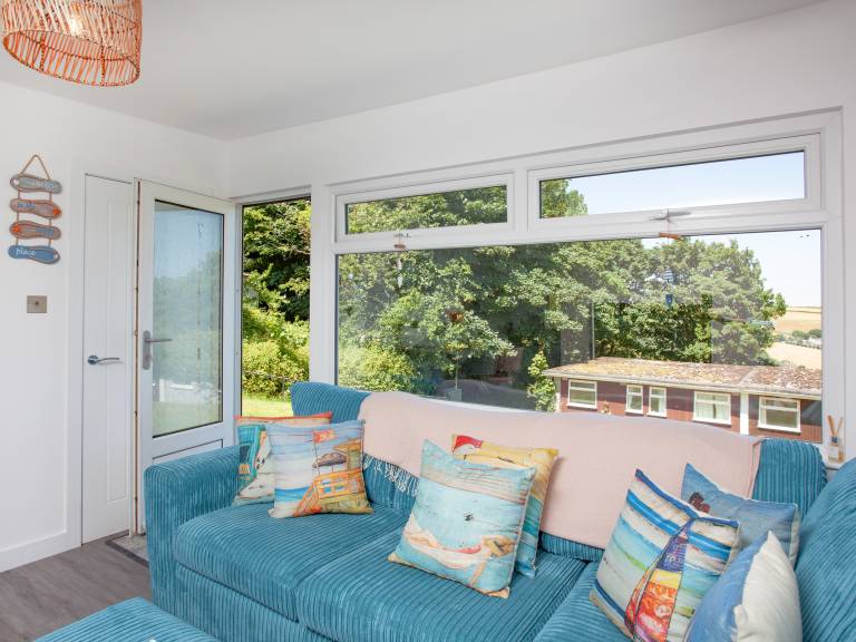 Family-friendly wonderful cottage with yard | River view | Pets allowed — photo 3