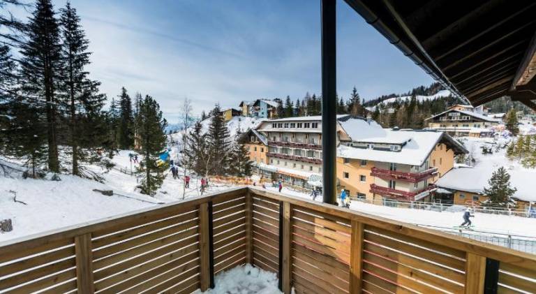 Basekamp Mountain Budget Hotel — photo 3