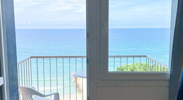 Rental apartment with patio — photo 4