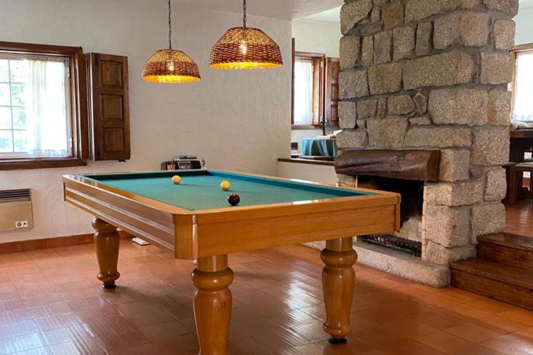 Cottage Sleeps 12 with Pool and Parking — photo 3