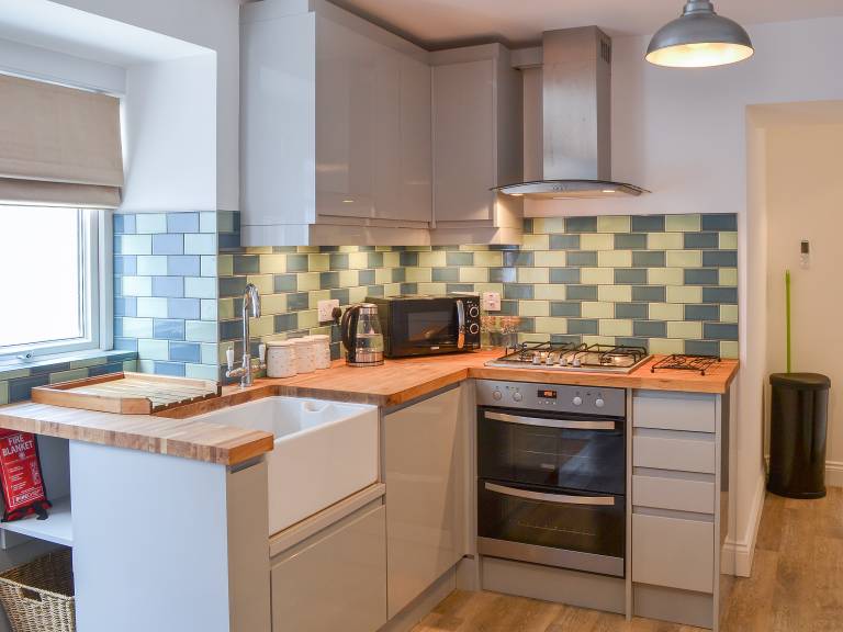 Child-friendly beautiful cottage with yard & grill | Beach nearby | Pets allowed — photo 4