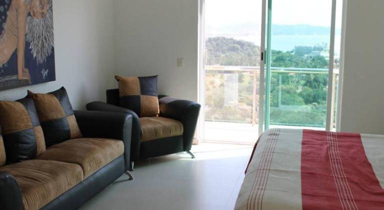Vacation home with pool & jacuzzi | Pets are welcome — photo 2