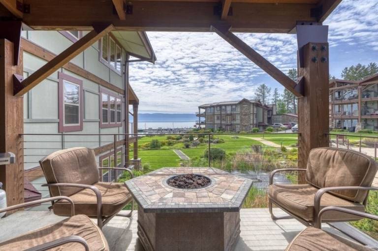 Condo  Lakeside