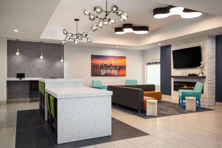 La Quinta Inn & Suites by Wyndham Gonzales LA — photo 4