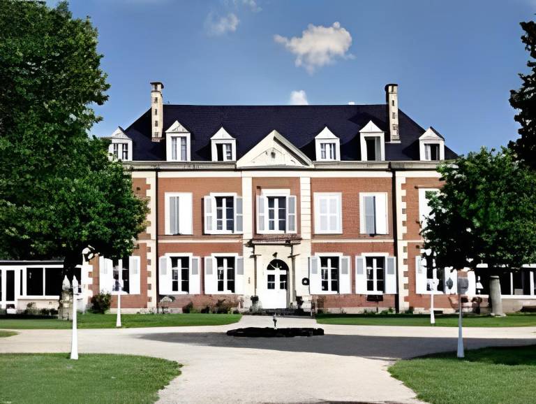 Logis Domaine De Valaudran in Vierzon