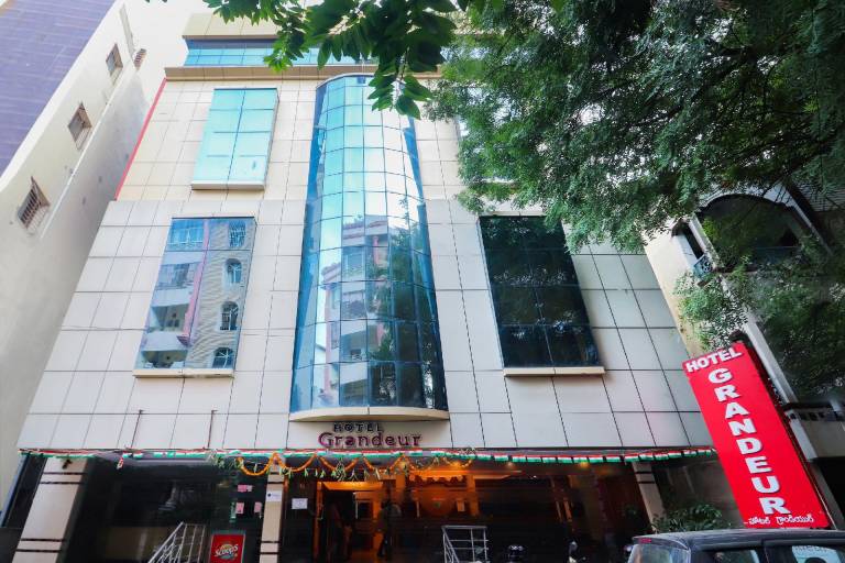 Hotel O Grandeur By orbit Hotels Near Chennai shopping mall
