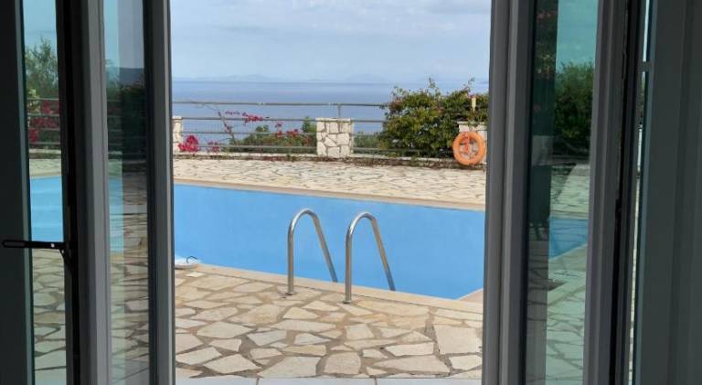 Fully equipped villa with terrace, private pool & garden | Pets allowed — photo 5