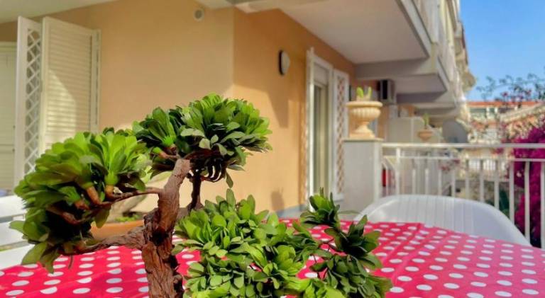 Holiday apartment with garden — photo 3