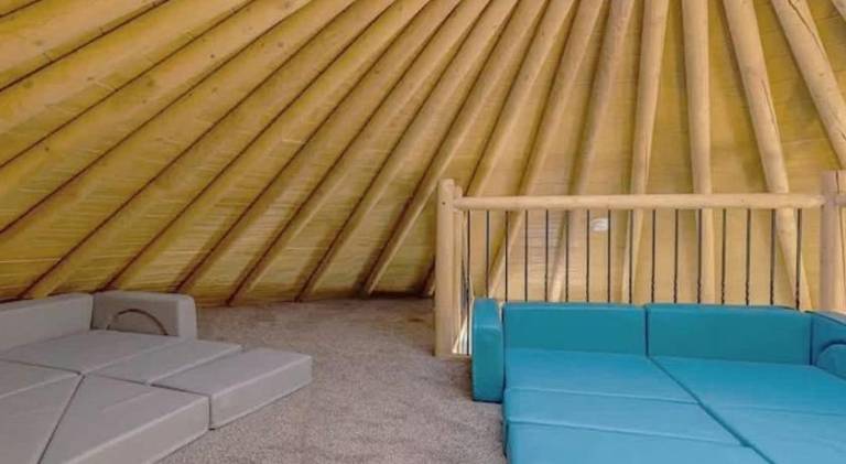 Vacation home with jacuzzi | Pets are welcome — photo 5