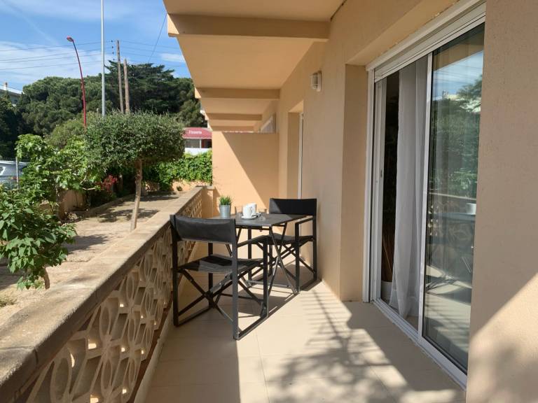 Apartment with terrace & garden — photo 2