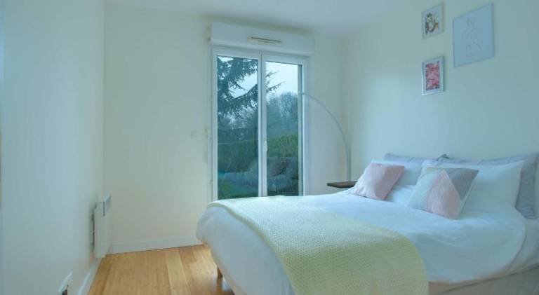 Holiday apartment with yard & patio — photo 2