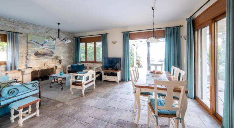 Fully equipped villa with grill, private pool & yard | Good for workation | Pets are welcome — photo 4
