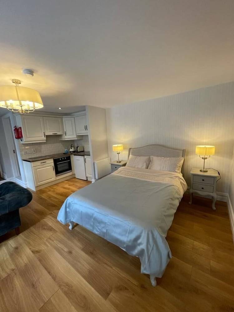 Holiday & Lettings in Kinsale from £88 HomeToGo