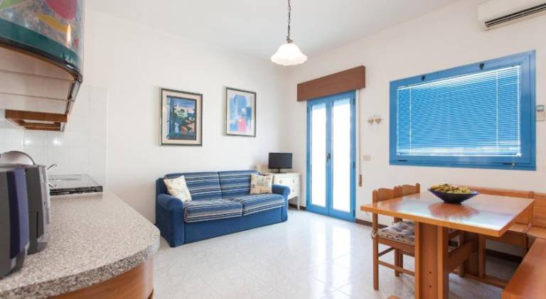 Apartment with 2 rooms for 6 persons — photo 2