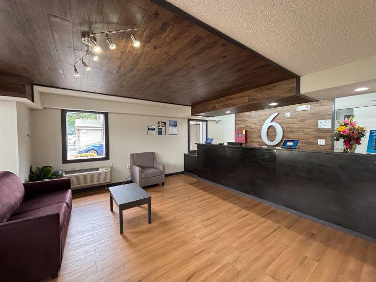 Studio 6 Suites Charlotte, NC-Northlake — photo 2