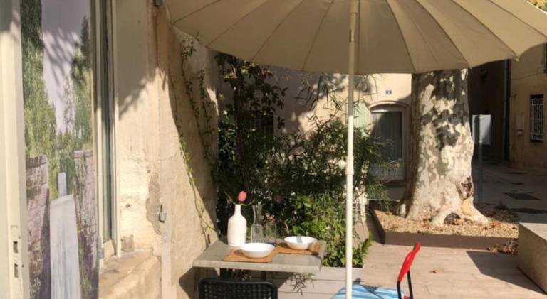 Apartment with patio — photo 5