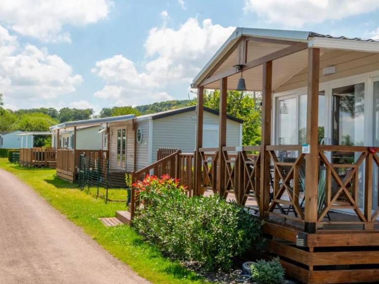 Pleasant mobile home with patio | Pets are welcome — photo 5