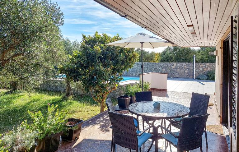 Ferienhaus mit Pool in Kornić, Krk Insel f&uuml;r max. 8 Personen