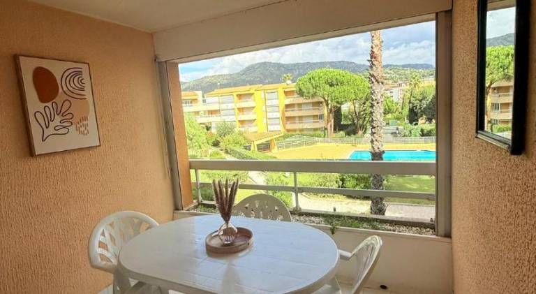 Rental apartment with private pool & patio — photo 2