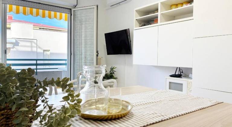 Apartment with pool — photo 4