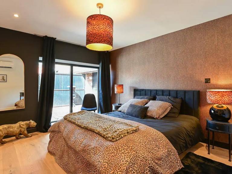 Luxury renovated villa with parking and air conditioning in Marcq-en-Barœul — photo 4