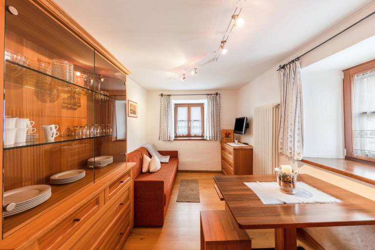 Children-friendly charming rental apartment with patio, BBQ & fast internet | Garden view | Pet-friendly — photo 4
