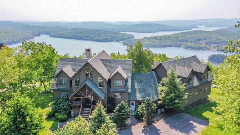 House  Deep Creek Lake