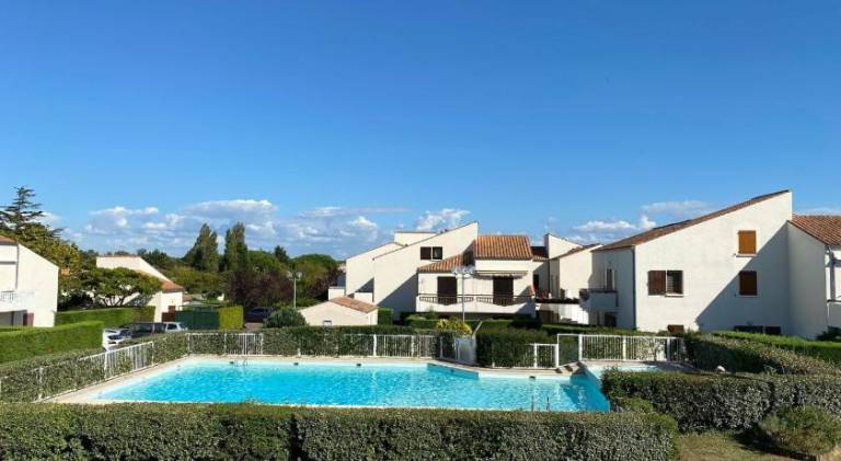 Apartment with pool | Pet-friendly in Royan