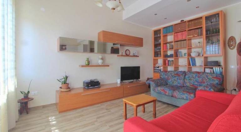 Holiday apartment with 3 rooms for 6 persons — photo 2