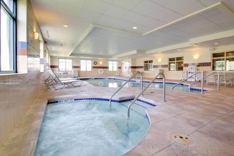 Hampton Inn & Suites Grafton — photo 2