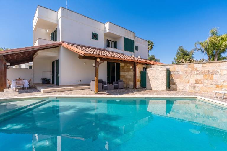 Villa Vittoria: 13 Guests, Private Pool, Wi-Fi & Air Conditioning in Melendugno