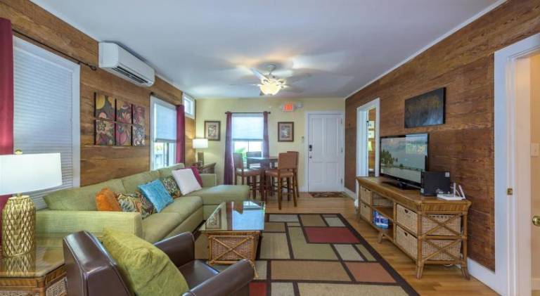 Holiday apartment with hot tub | Next to Southernmost Point — photo 2