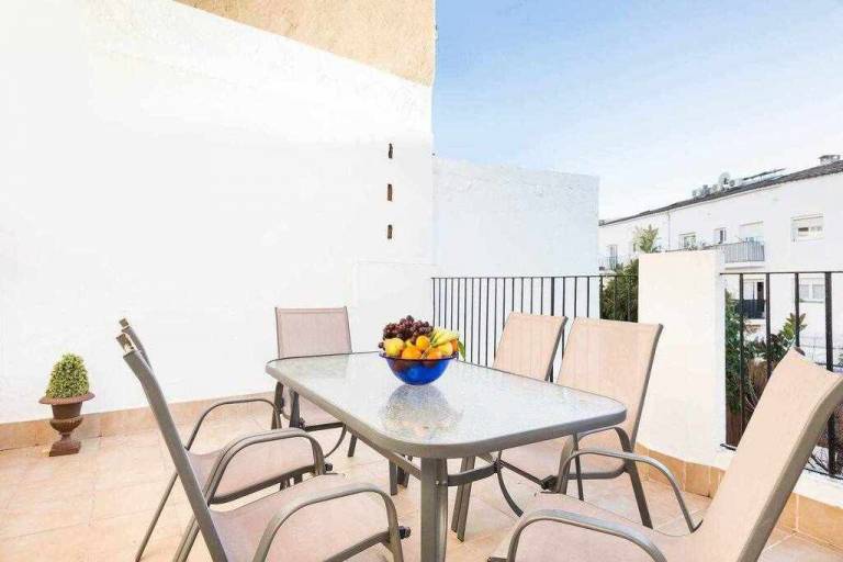Rental apartment with terrace — photo 2