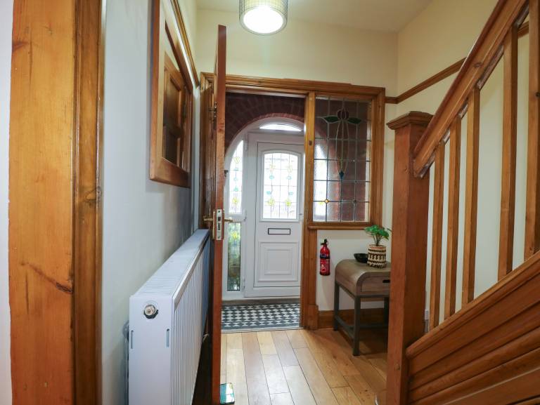 Cottage with garden — photo 3