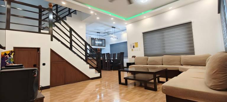 Vacation home with 5 rooms for 20 persons in Angeles City